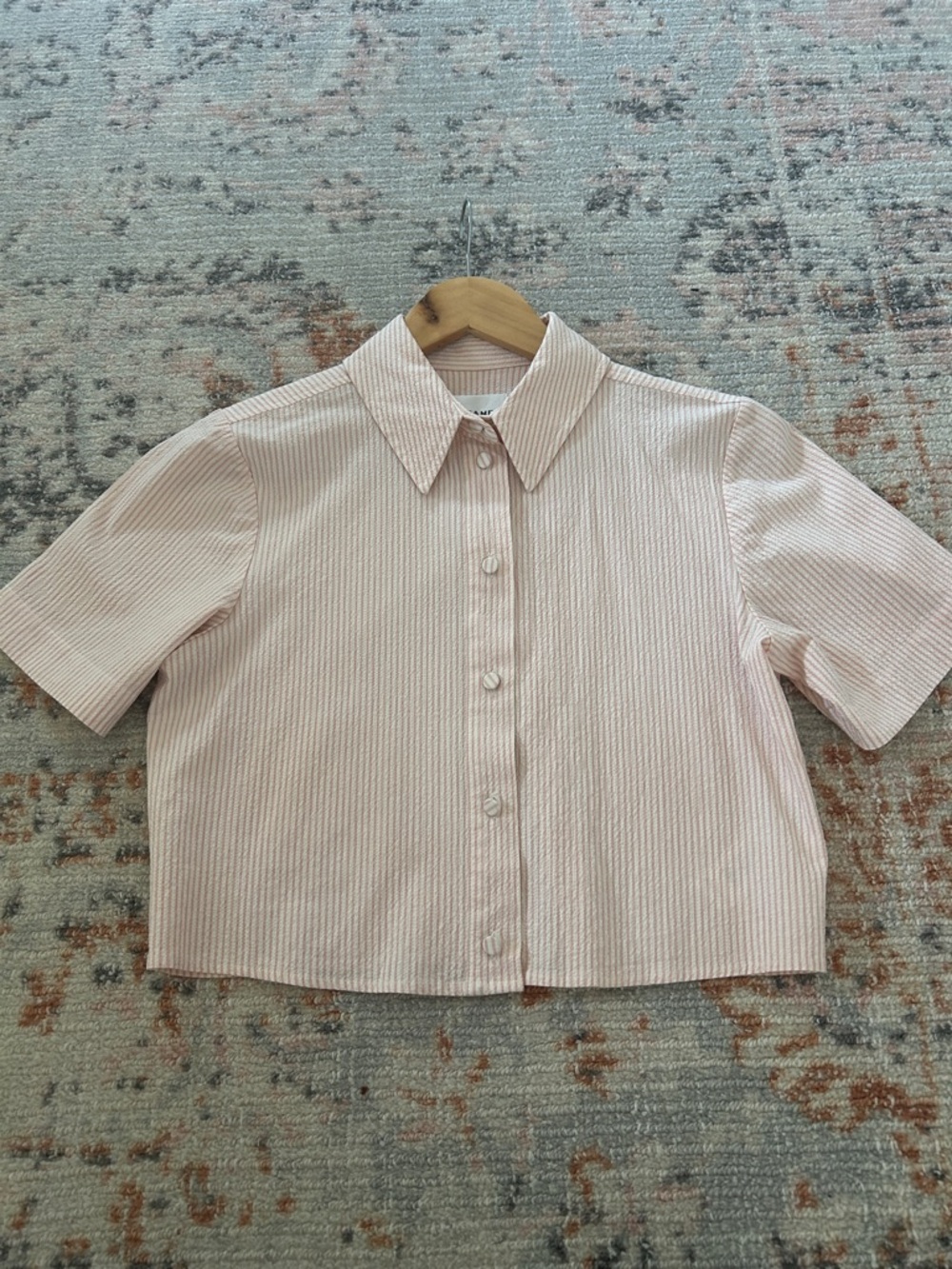 FRAME Denim Seersucker Cropped Top in Azalea Multi Stripe